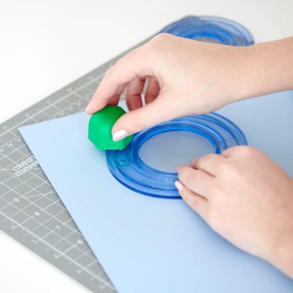 CREATIVE MEMORIES Custom Cutting Patterns Oval & Circle Sets EUC - Picture 2 of 9